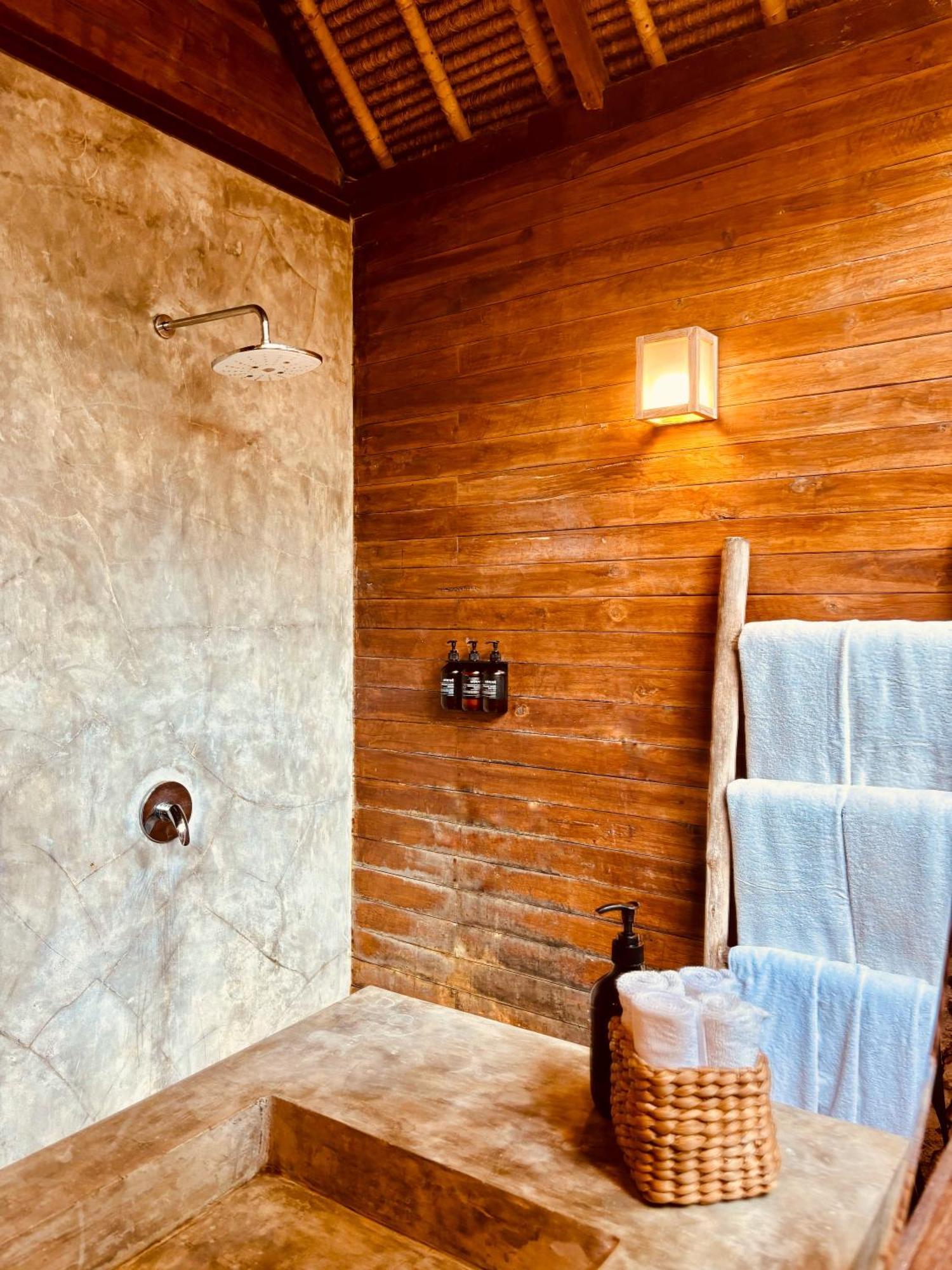 Green Escape Eco Resort อูลูวาตู ภายนอก รูปภาพ